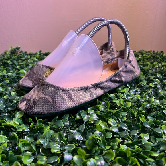 🔥 TIEKS BY GAVRIELI CAMO BALLET FLATS WOMENS SIZE 7 - Picture 2 of 8